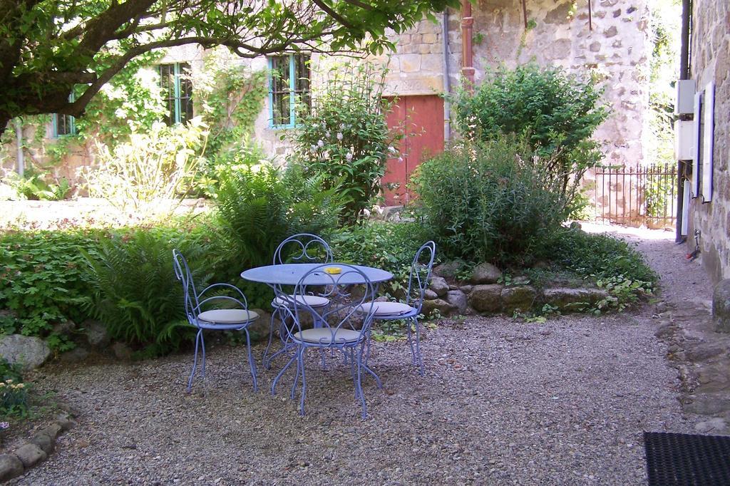 Salomony Chambre D'Hotes Marcols-les-Eaux ภายนอก รูปภาพ